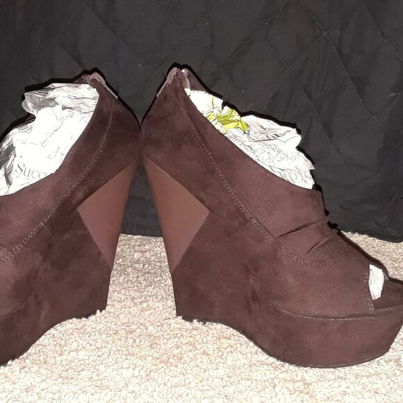 WEDGE BOOTIES - Picture 3 of 3